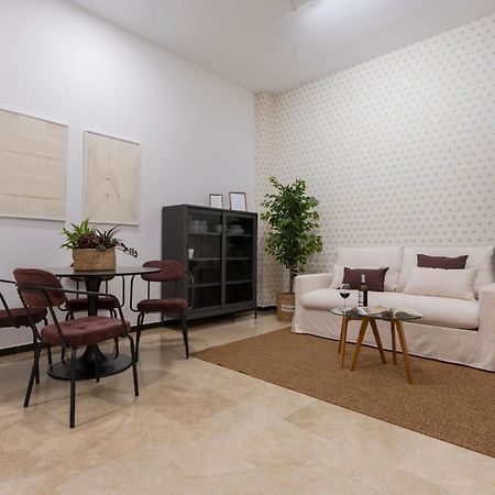 Avanti Cartuja Seville Luaran gambar