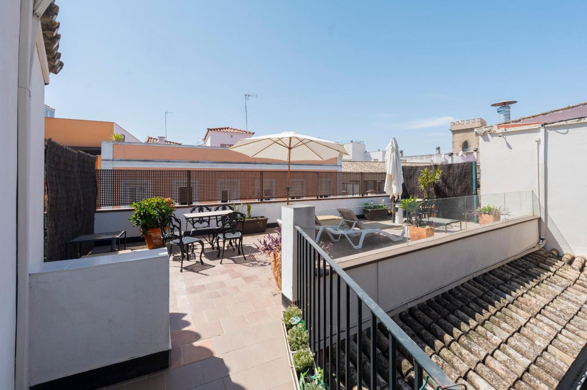 Avanti Cartuja Seville Luaran gambar
