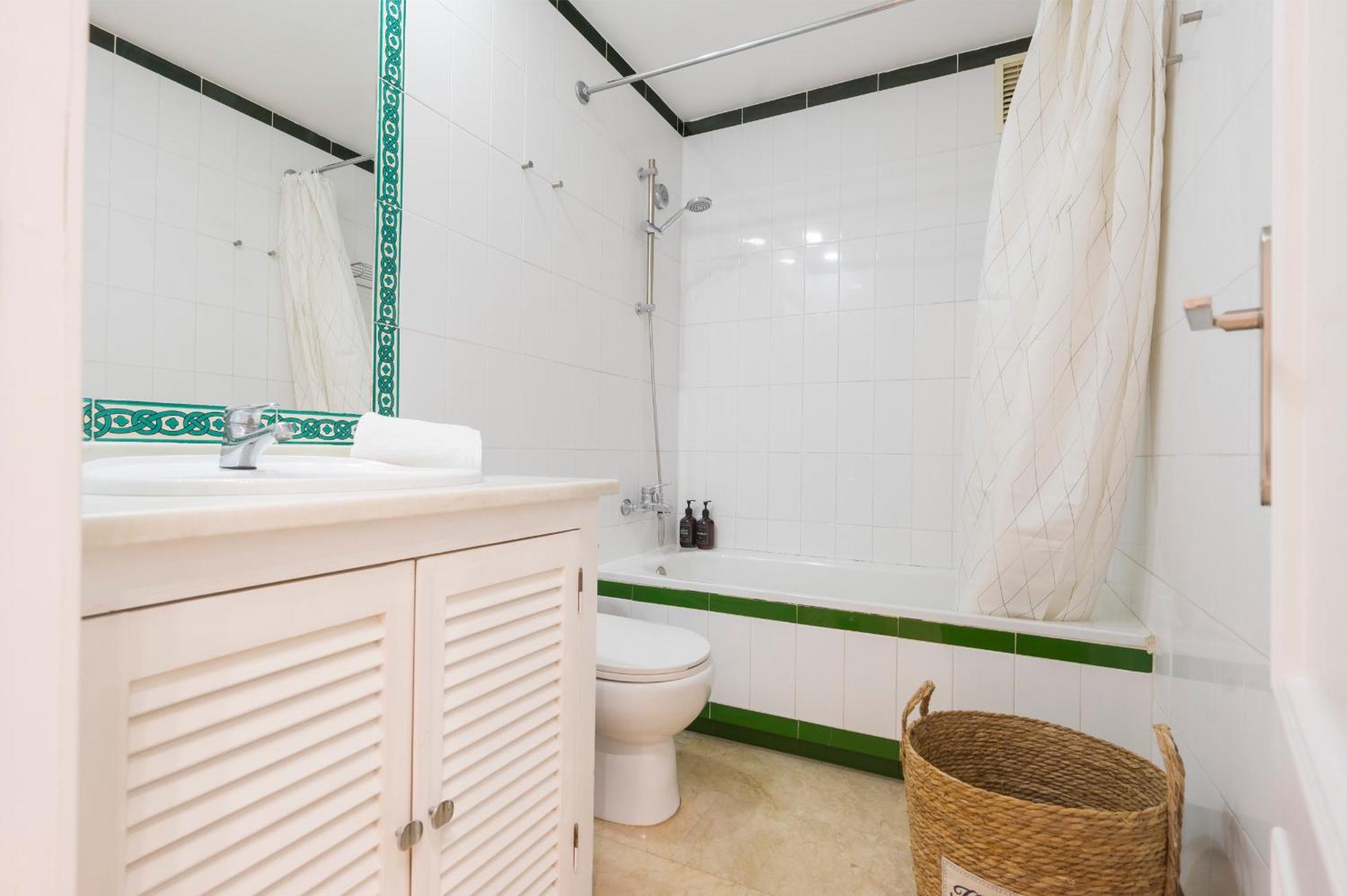Avanti Cartuja Seville Luaran gambar